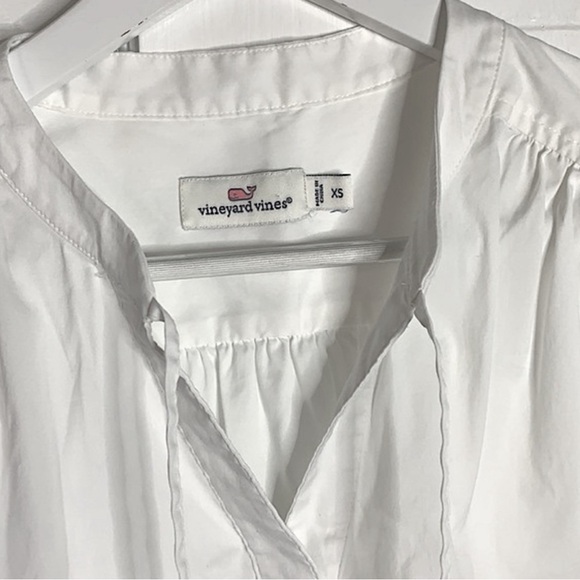 🐳BNWOT Vineyard Vines Poplin Popover Sleeveless V-neck Tie Blouse! - Picture 4 of 8